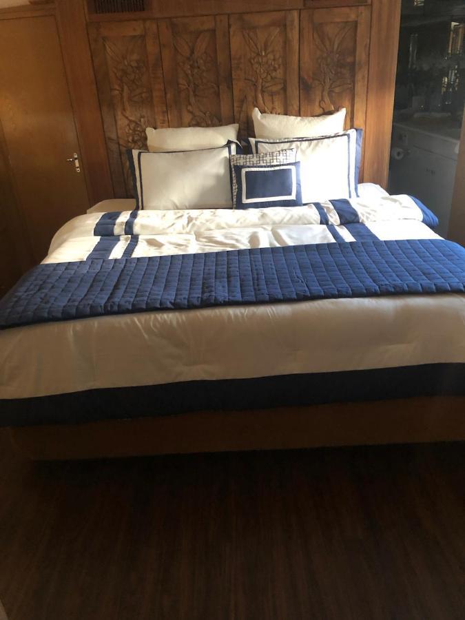 Hotel en barco Luxury Afloat Yacht Paradise 3 Bedrooms 3bath 5 Beds With Full Marina View Los Ángeles