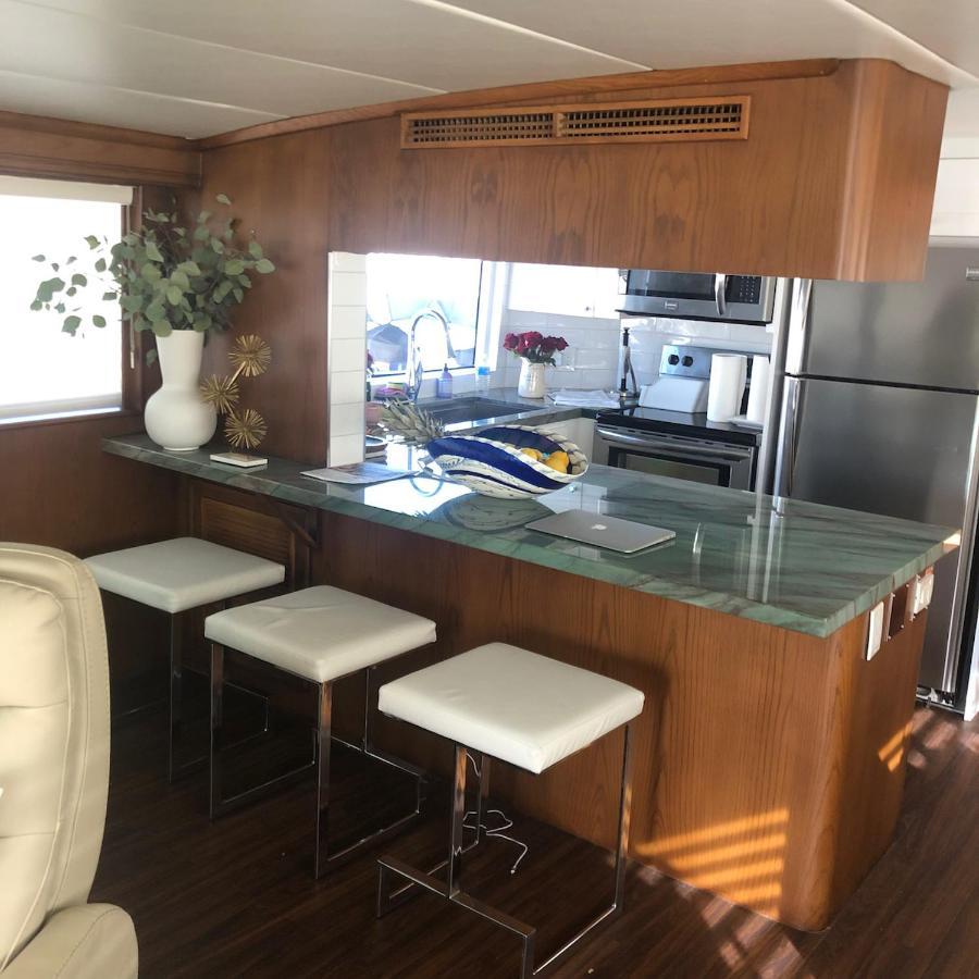 Luxury Afloat Yacht Paradise 3 Bedrooms 3bath 5 Beds With Full Marina View * Los Ángeles
